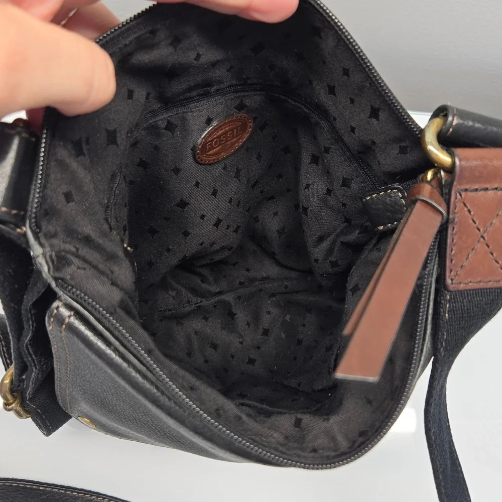 Fossil Crossbody Messenger Bag Medium Black Pebbled Leather Multi Pocket Utility